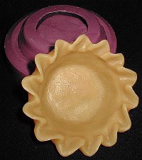 3 in. Tiny Crimped Full Crust Silicone Mold - 
