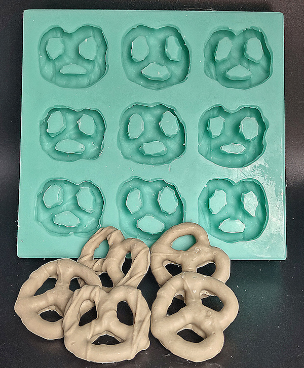 Pretzels, Chocolate Covered, Silicone Mold - 